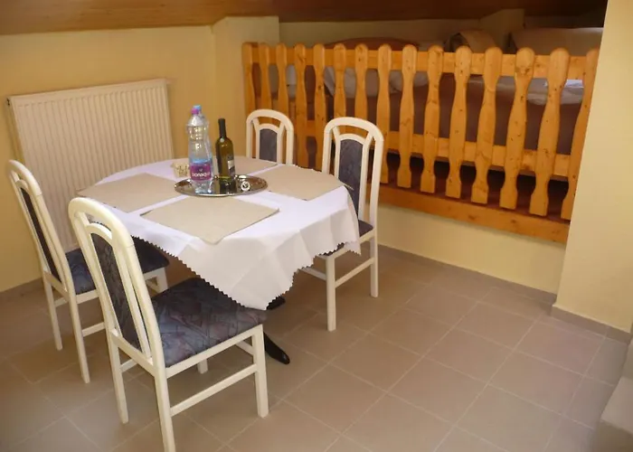 Pod Vodarenskou Vezi *